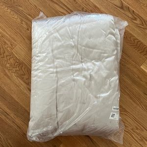 King silk like quilted bed cover comforter NWT taupe
